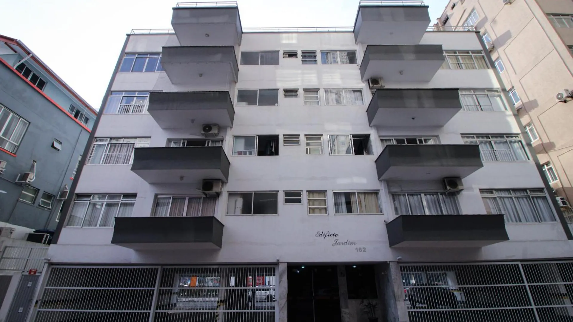 Apt Para 5 Na R. 2000 Proximo A Praia Wc8702 Balneario Camboriu 0*,  Brazil